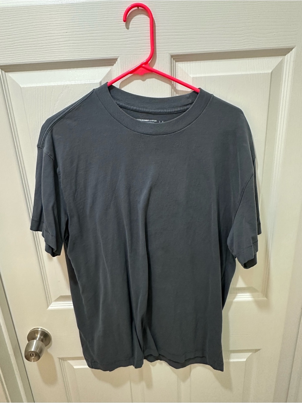 Abercrombie & Fitch Essential Pack of 4 Tees; Men’s Large - Picture 4 of 12